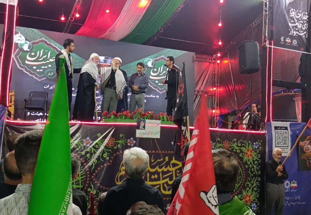 نشان «حبیب» بر سینه دو پیرغلام در موج ۱۳۸ اجتماع شبانه گرگان